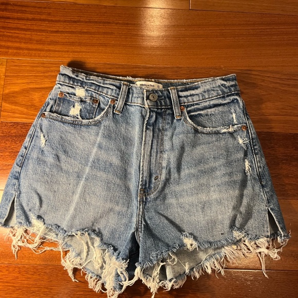 Abercrombie Mom Jean Shorts - Picture 2 of 3